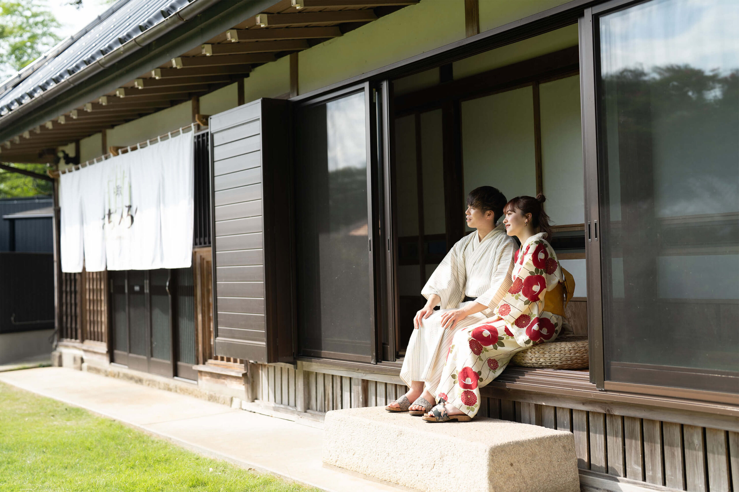 View of the porch (with family)