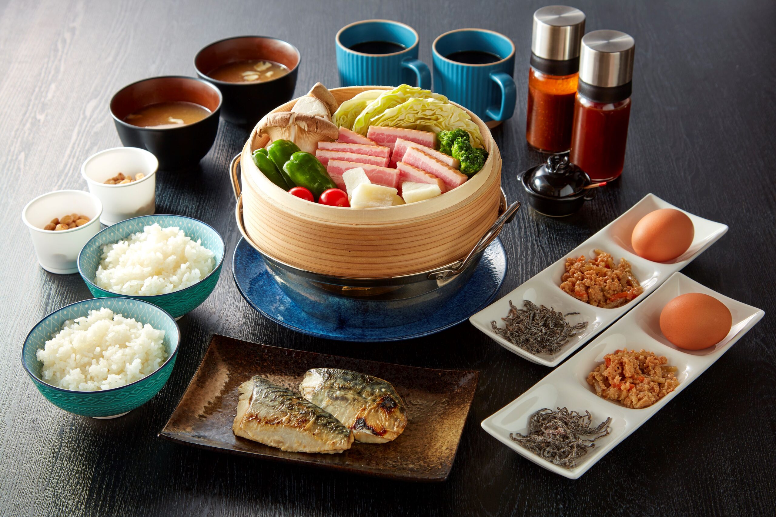 Breakfast (steamed rice in a rice steamer)